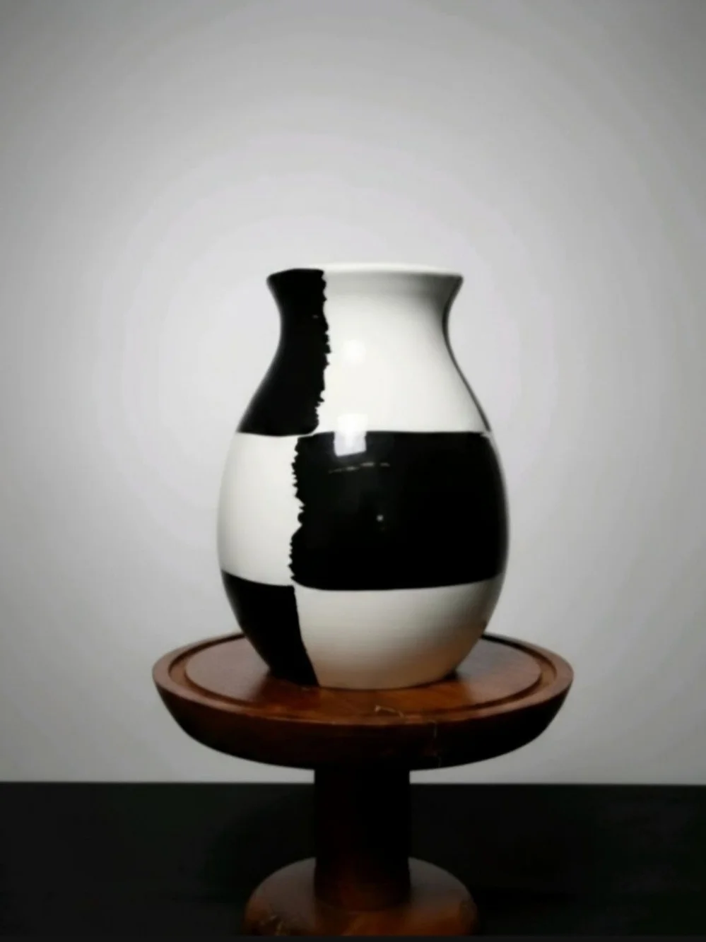Vintage MCM Bitossi Ceramic black and white checkered vase, Italy 8